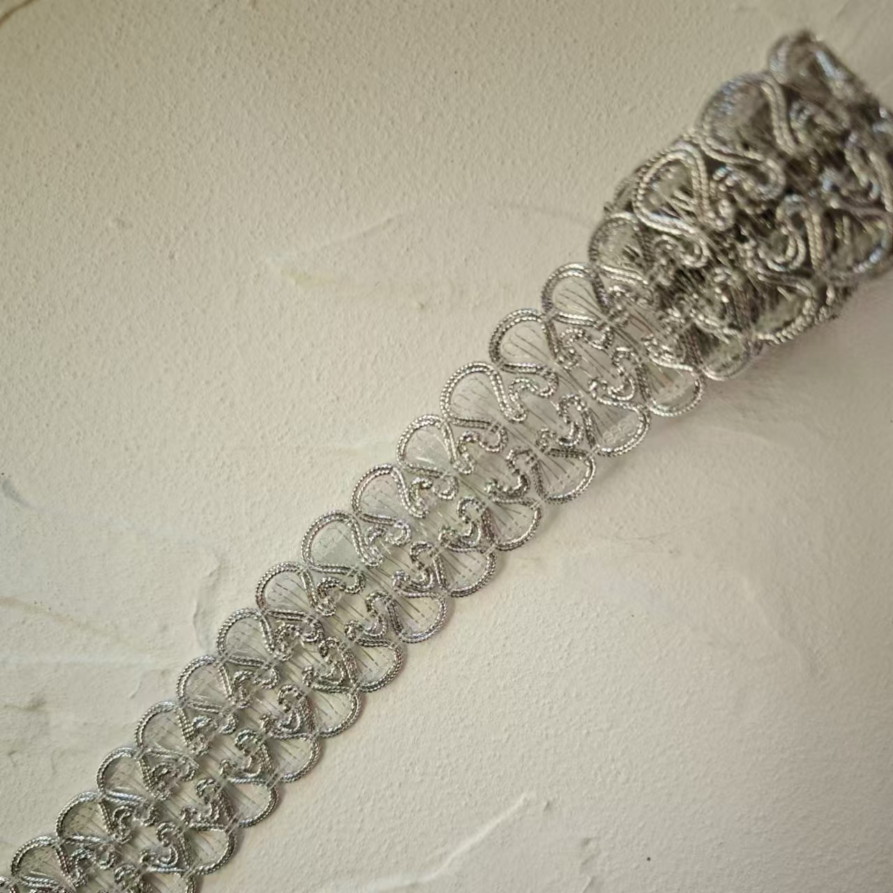 3,5 cm de ancho de oro y plata, mariposa, encaje ondulado, correas de doble oreja, lentejuelas, encaje étnico, accesorios de ropa, decoración