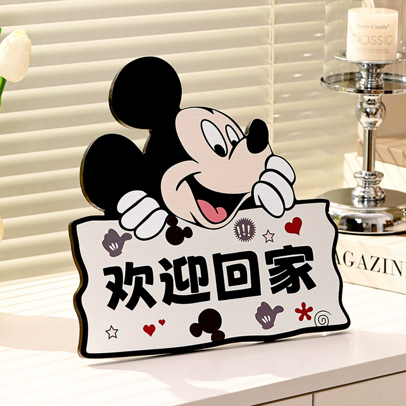 Микки приветствует дома декоративная роспись украшения на крыльце дома