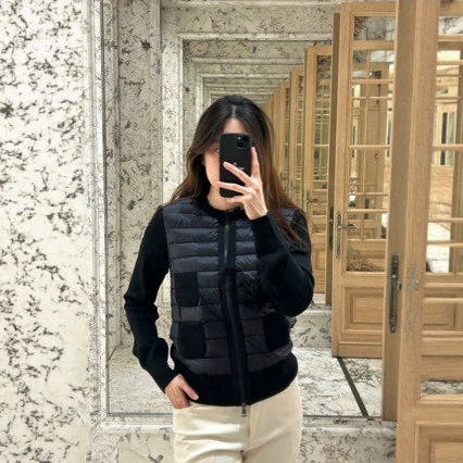 Shenzhen Nanyou Classy Women's Clothing 2025 Autumn and Winter Round Neck Wool Knitted Stitching Flap Pocket Pants Lightweight Short down Jacket for Women