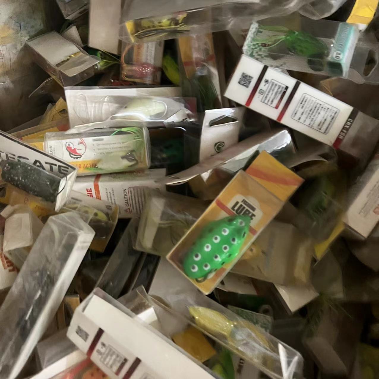 Manipulación de mercancías de cola Rana trueno grandes, medianos y pequeños colores mezclados clásico Rana lentejuelas rana no especificado estilo