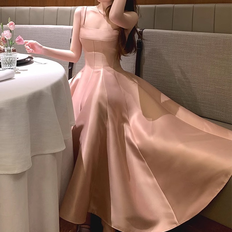 女款夏 | 赫本裙 dio*秀款精仿丝毛光泽感收腰吊带连衣裙礼服方领|undefined