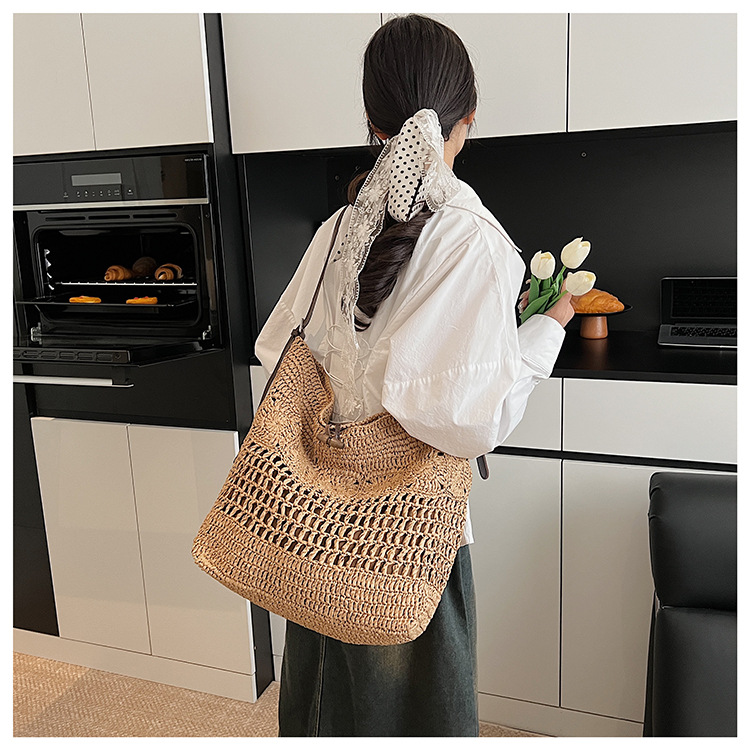 2025 New summer French laid-back seaside vacation bag, niche straw woven bag, hand-woven women's bag, large capacity undefined