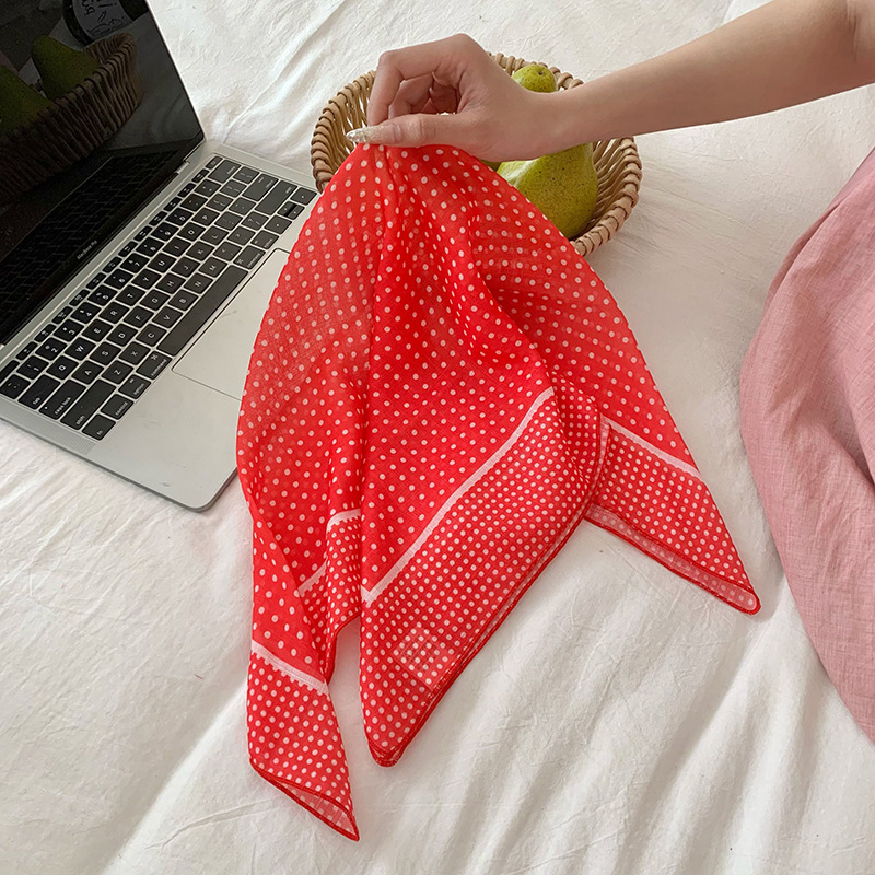 Pequeñas toallas cuadradas nuevas flores frescas coreanas simple estilo retro atmósfera sensación de pañuelo de seda bufandas decorativas