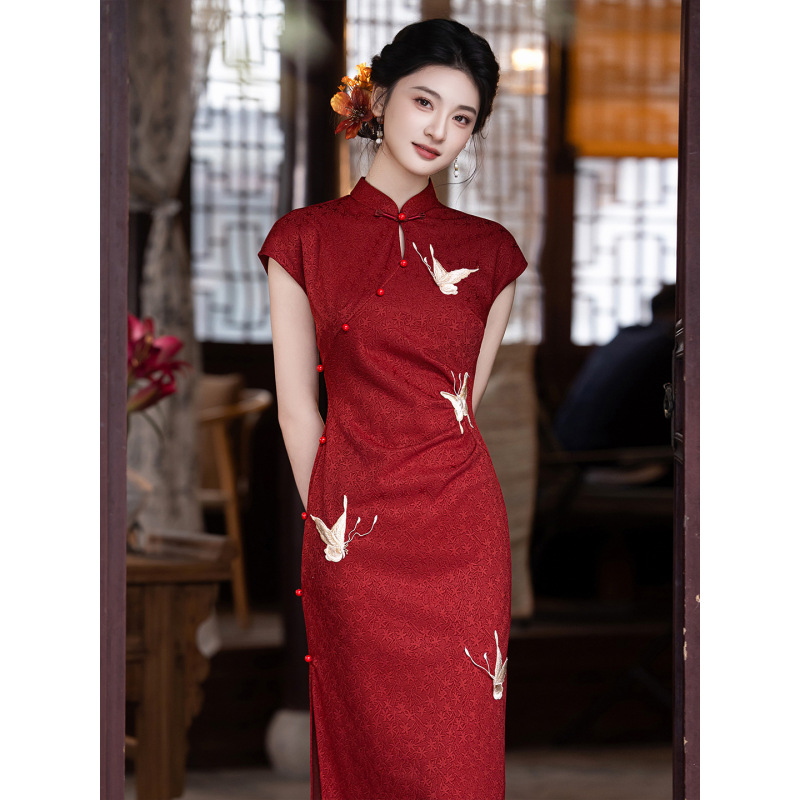 Red Jacquard New Chinese-Style Qipao for Toasting, Engagement Dress, Youthful and Beautiful, Waist-Cinching, High-End, Exquisite, Classy Formal Dress Red Jacquard New Chinese-Style Qipao for Toasting, Engagement Dress, Youthful and Beautiful, Waist-Cinching, High-End, Exquisite, Classy Formal Dress