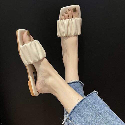 Super soft slippers for women, summer fashionable all-match flat square head wrinkled sandals, net red, super hot sandals, women's shoes