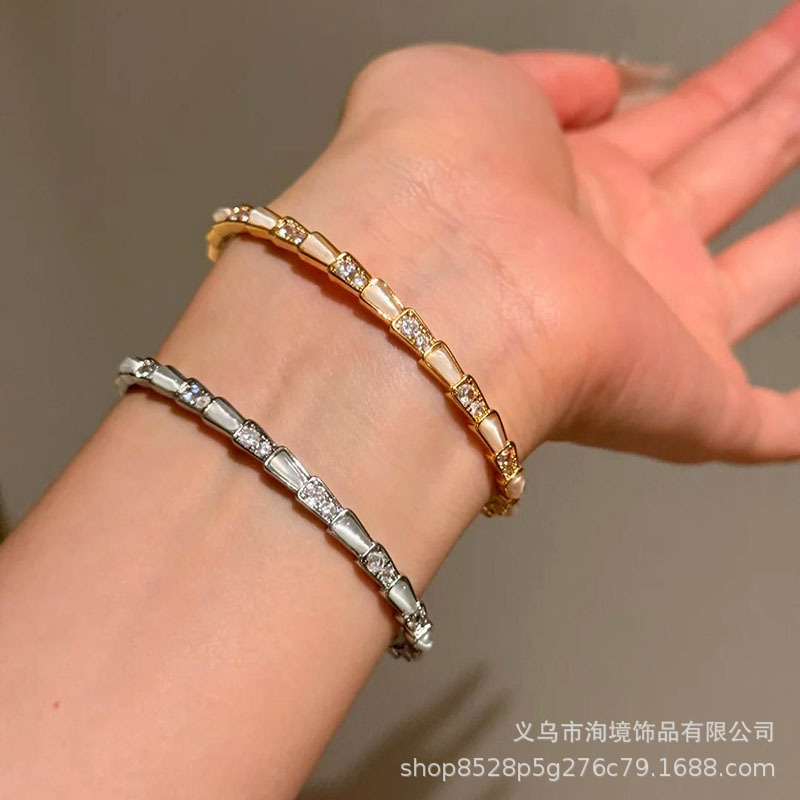 High-end textured gold and silver snake bracelet for women, light luxury, niche, exquisite, simple, unique, and stylish