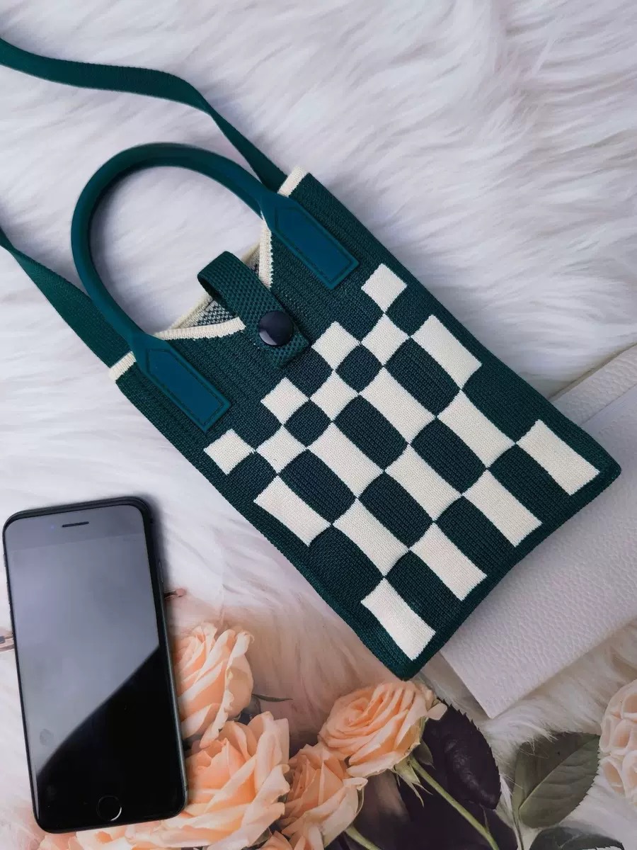 진한 녹색 사각형