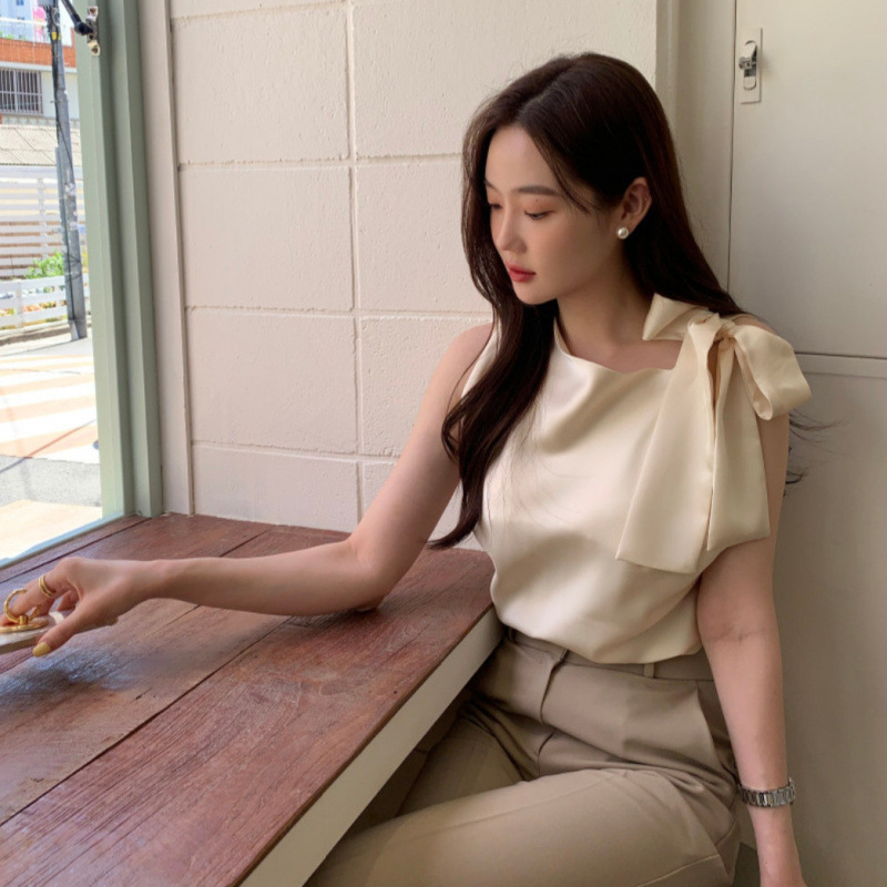 Korean Chic Summer Simple Elegant Asymmetrical Neckline Lace-Up Bow Design Glossy Sleeveless Shirt for Women