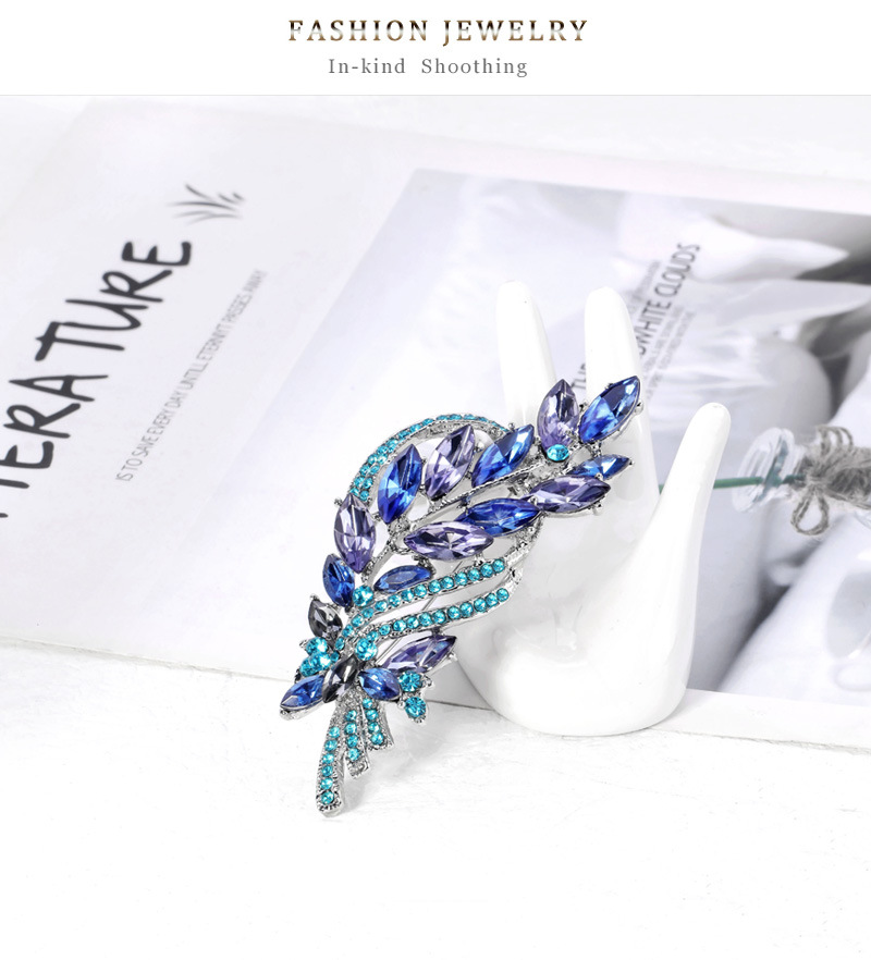 Retro Flower Alloy Inlay Rhinestones Unisex Brooches display picture 8