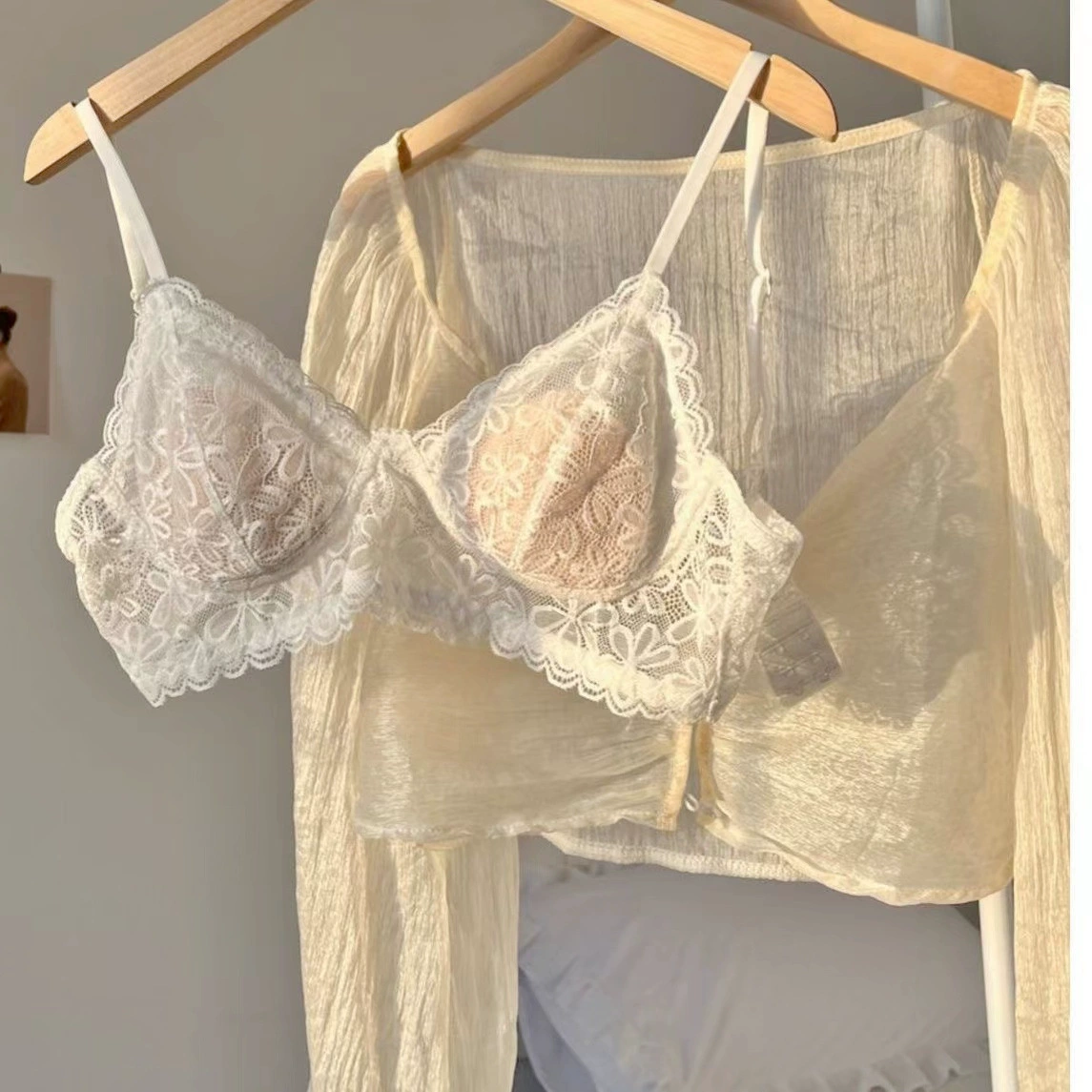 Lace Push-Up Wireless Bra, French Style, Thin Padding, Sizes S–L