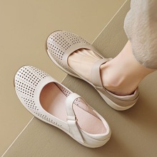 软底坡跟女鞋一字扣洞洞套脚欧美时尚妈妈乐福豆豆单凉鞋欧美风