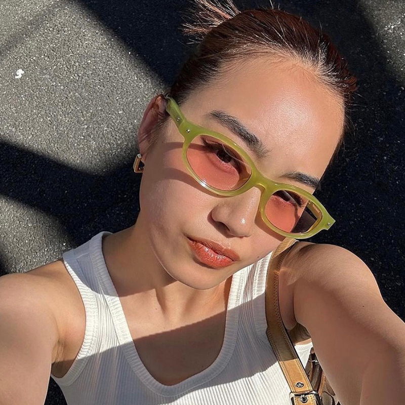 2023 nuevo de alta calidad europea y americana pequeño marco oval mi personalidad hip hop moda todo-juego gafas de sol