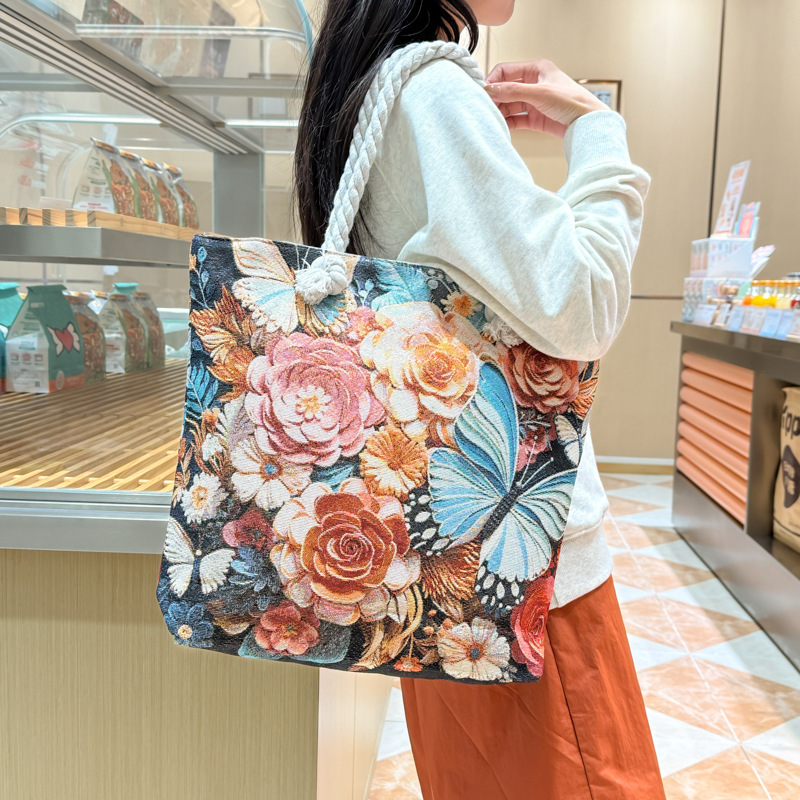 Yuanchuang Cartoon Bag Embroidered Women's Bag Shoulder Bag Saddle Large Capacity Canvas Bag Crossbody Live Broadcast Cross-Border Casual Bag