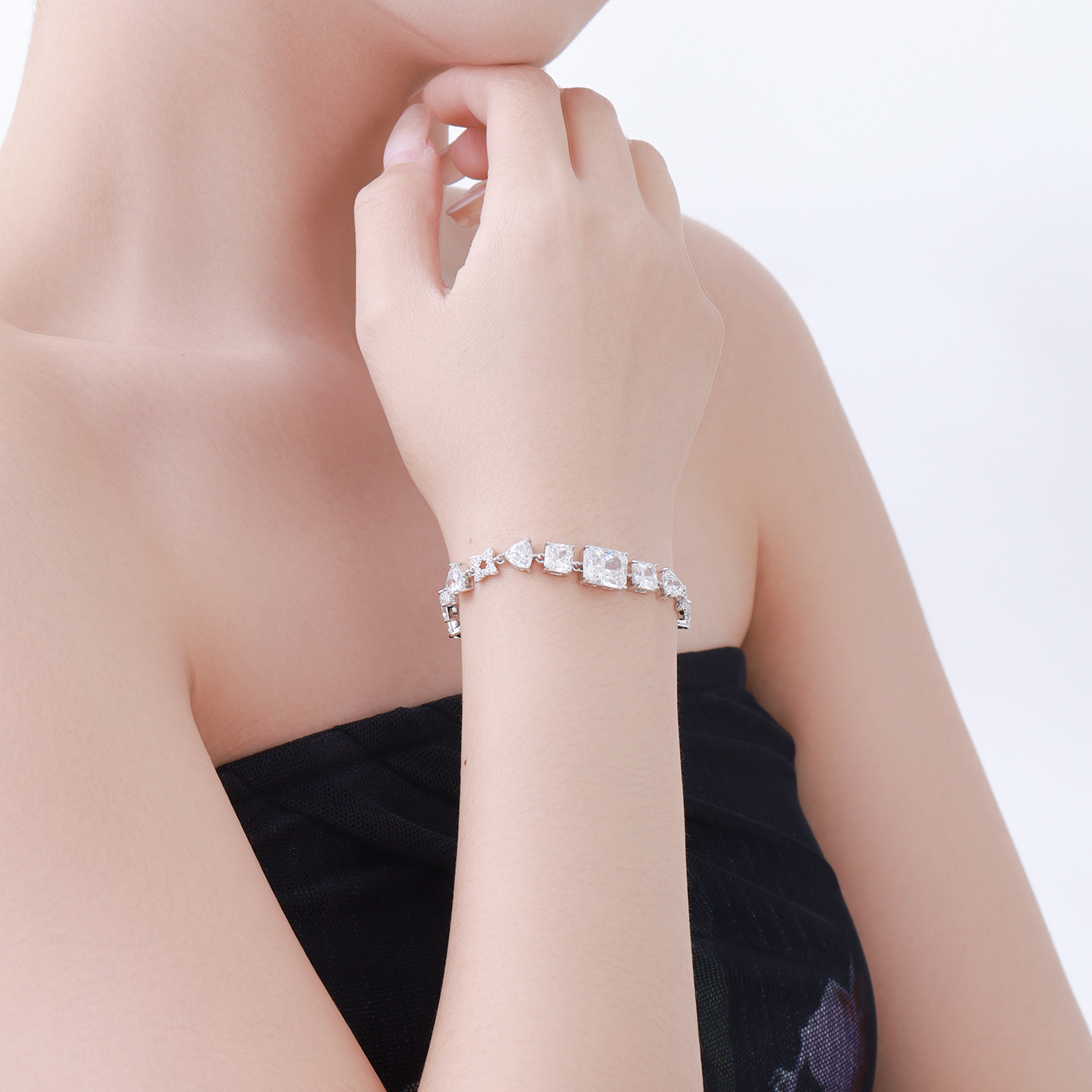 Xuping colección de lujo ligera pulsera geométrica de mujeres sencillas de alta calidad elegante joyería de moda diaria