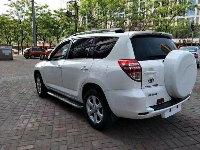 Suitable for 2009, 2010, 2011, and 2012 Toyota RAV4 models; original factory aluminum alloy screws for roof rack modification