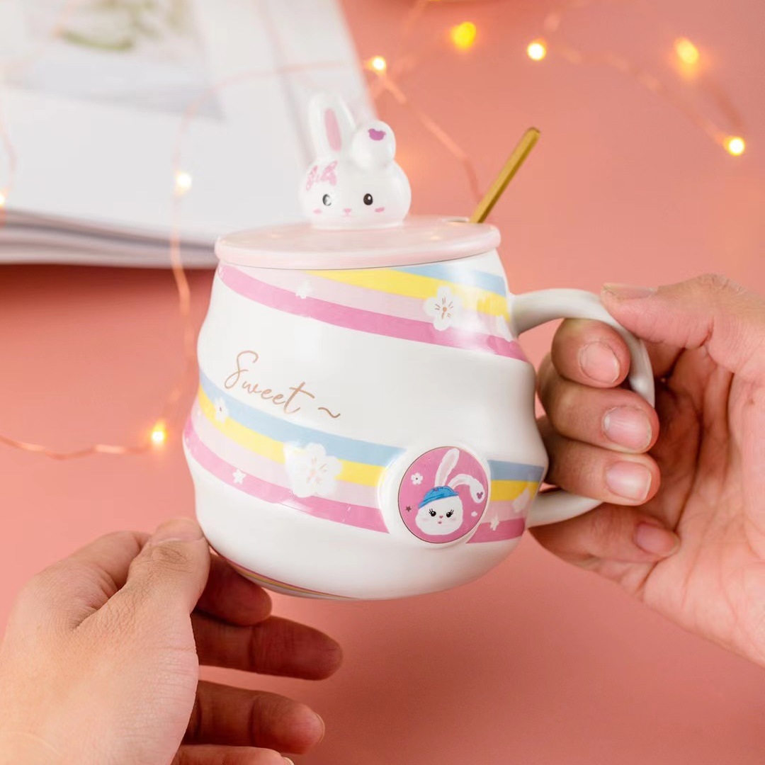 Creativo lindo Arco Iris conejo lindo taza de regalo de dibujos animados Taza de cerámica necesidades diarias taza tridimensional personalizada