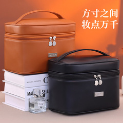 化妆包女大容量便携式2025新款化妆品收纳包高颜值分区外出手提包