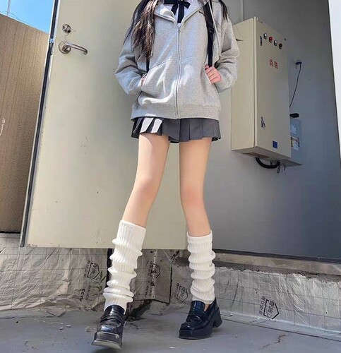 Autumn and winter vertical striped knitted socks for women, warm white Japanese jk calf socks, hot girl wholesale over-the-knee leg socks