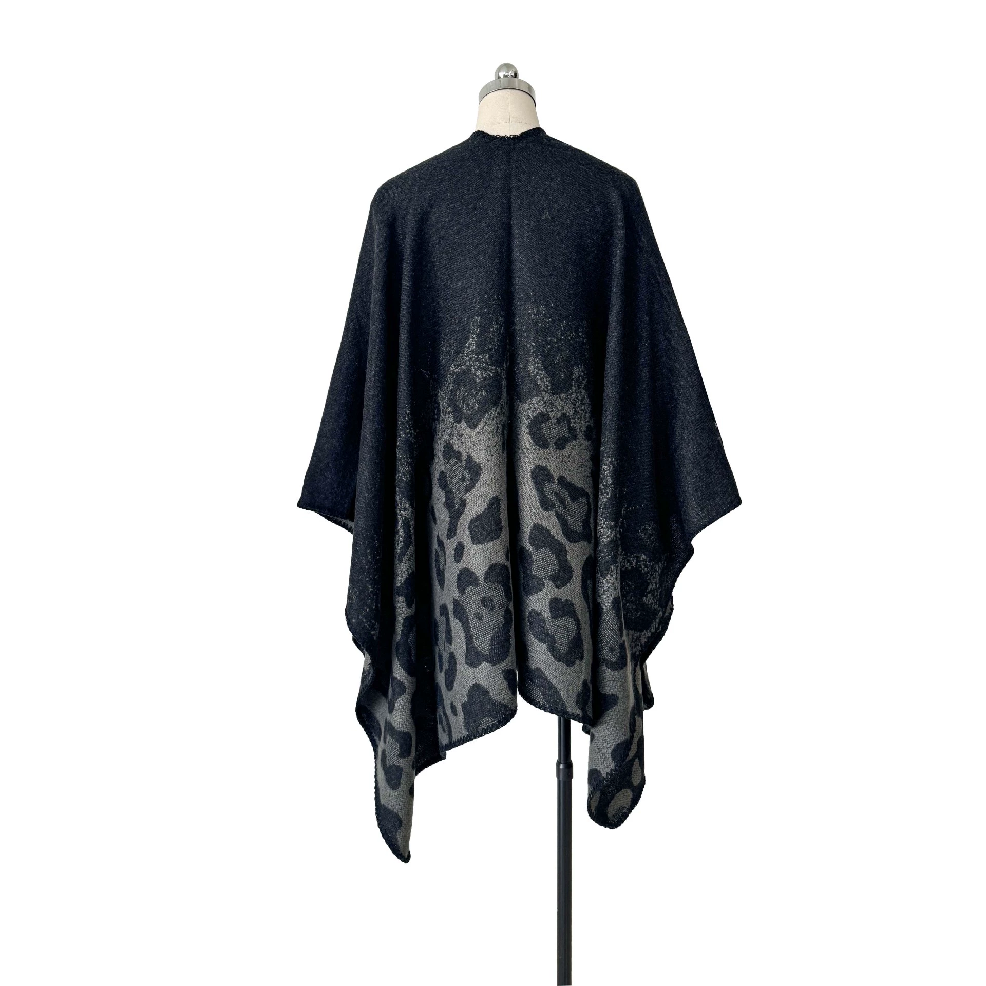 Trench coat, fashionable cloak, elegant keep warm duvet, European style