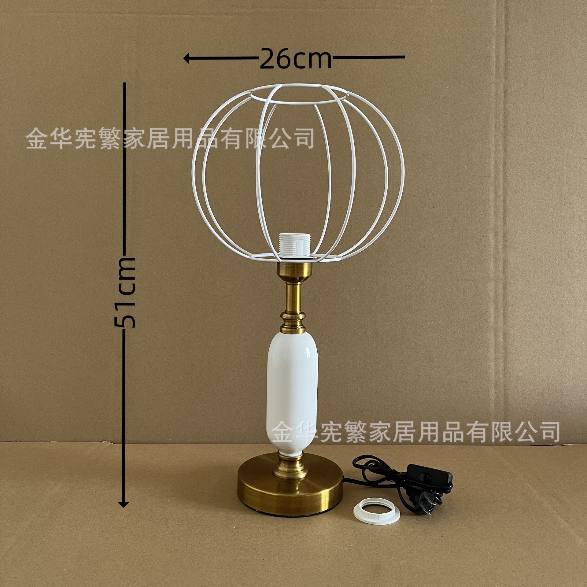 El pequeño libro rojo de estilo europeo retro recomienda la combinación de marco de hierro con base de melón de invierno de metal con botón de alambre de bricolaje para abrir