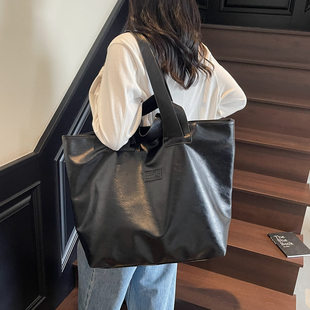 Demi-season shoulder bag, universal capacious one-shoulder bag, high-end
