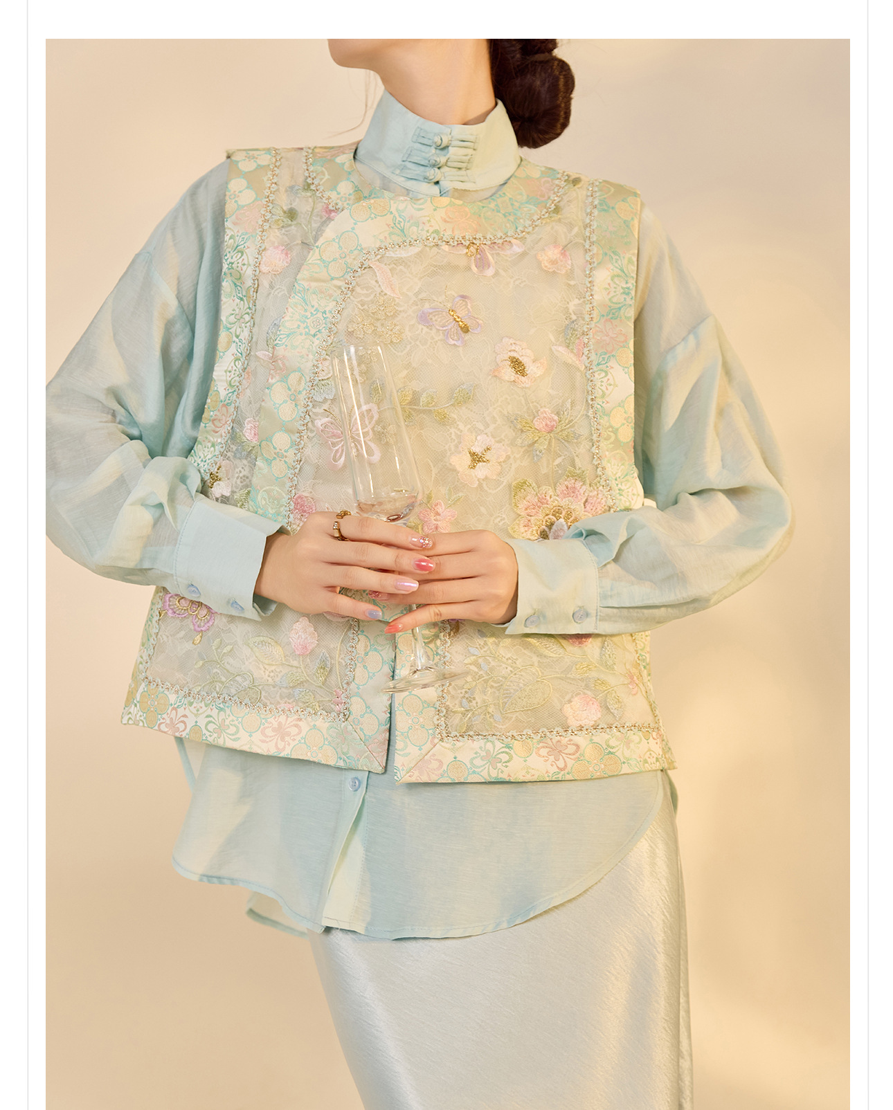 Áo vest gile nữ lụa tơ tằm thêu họa tiết cổ tròn không tay phong cách Trung Hoa mới ZX N6021 — màu xanh nhạt chi tiết 16