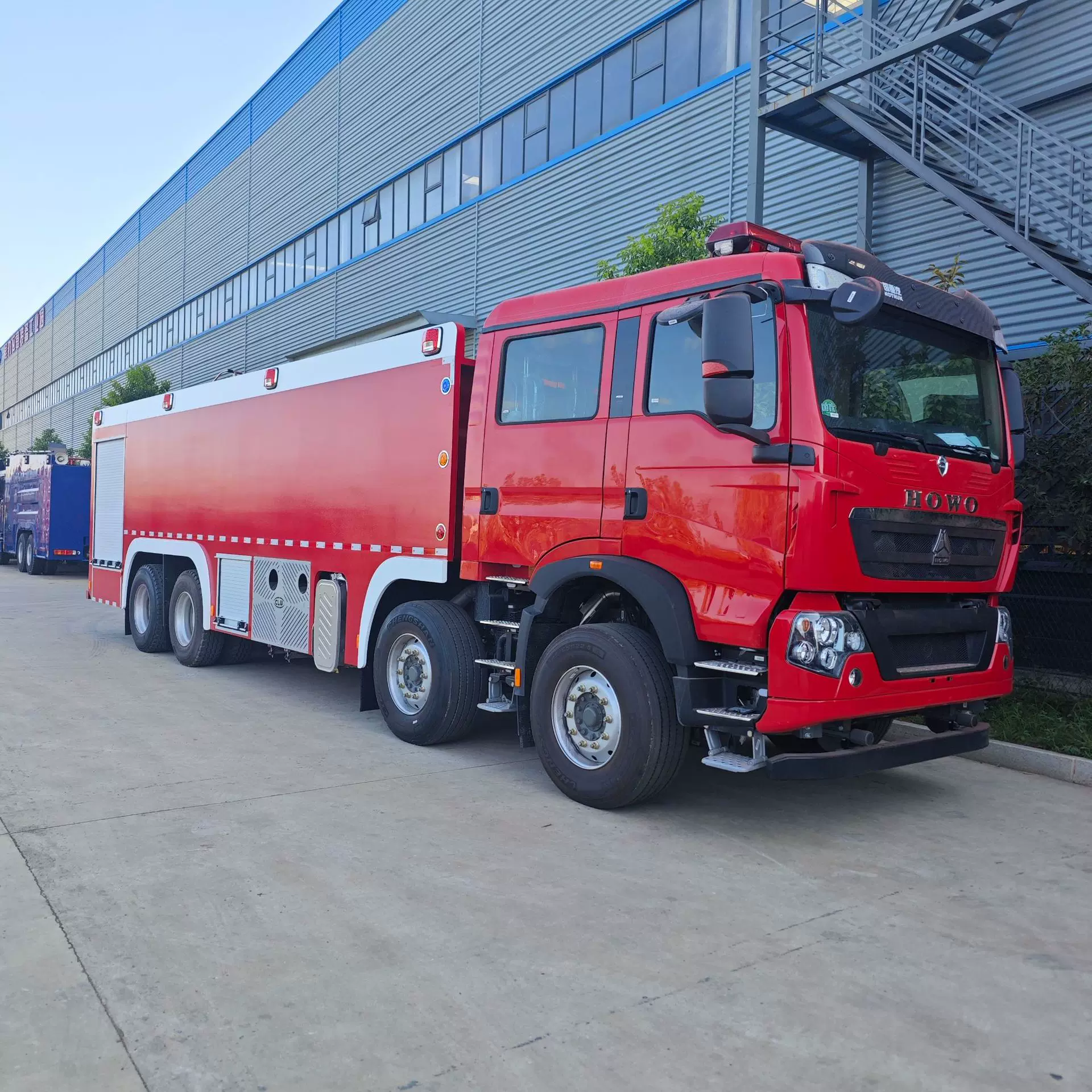 重汽泡沫和水箱消防车   消防救援灭火设备专用卡车 油类化工火灾