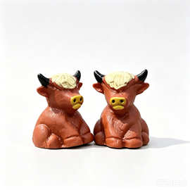 跨境Highland Cow Figurines for Hide& Seek树脂西高地牛小摆件