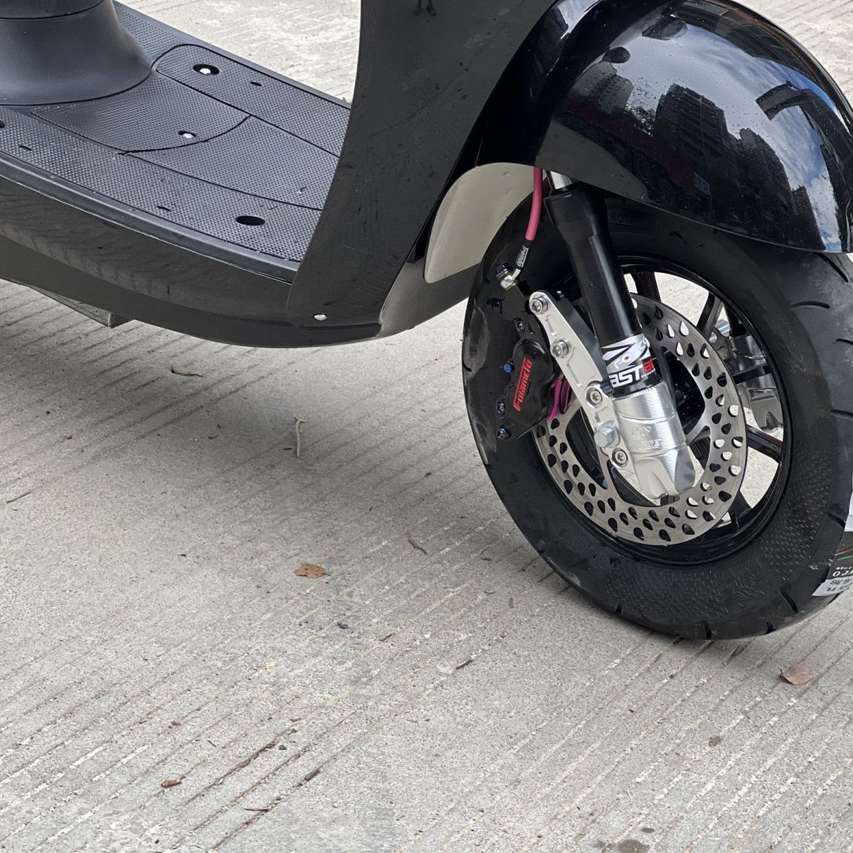 Source factory goods electric motorcycle electric car turtle king turtle five stainless steel no three integrated sealed warehouse frame group good delivery