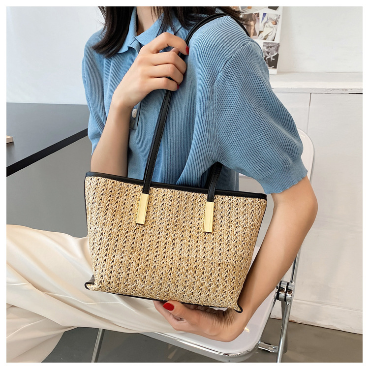 Korean Style Woven Simple Large-capacity One-shoulder Bag display picture 4