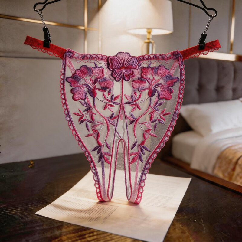 Gift-worthy Chinese-style sexy embroidered panties for women, retro new design with thin straps, pure desire style, lace, breathable, hot girl triangle panties