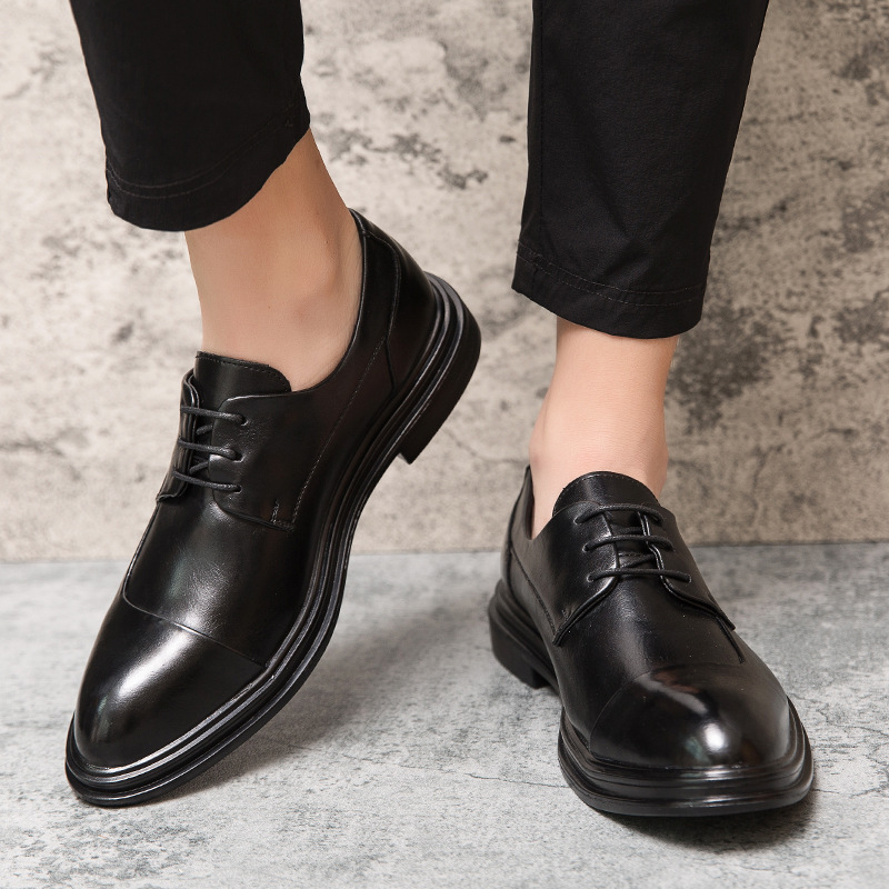 Zapatos transfronterizos de talla grande para hombres Zapatos de vestir de negocios para hombres de moda Zapatos de cuero de estilo británico de caballero coreano Zapatos de cuero de boda de novio image 4