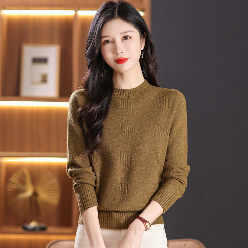 Counter Middle-aged Mother Woolen Sweater Women's 24 Autumn and Winter New Round Neck Simple All-match Sweater Solid Color Inner Base Shirt