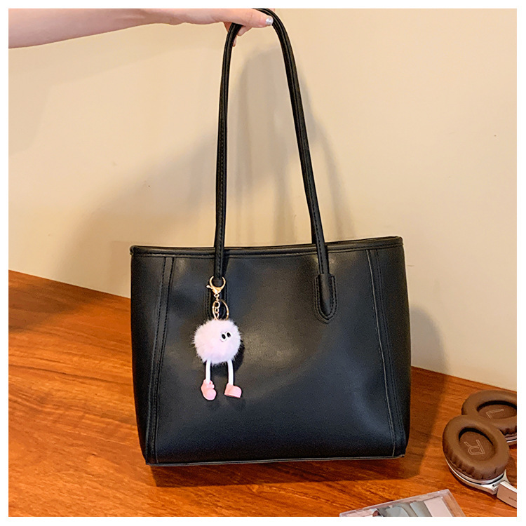 Plus pendant black