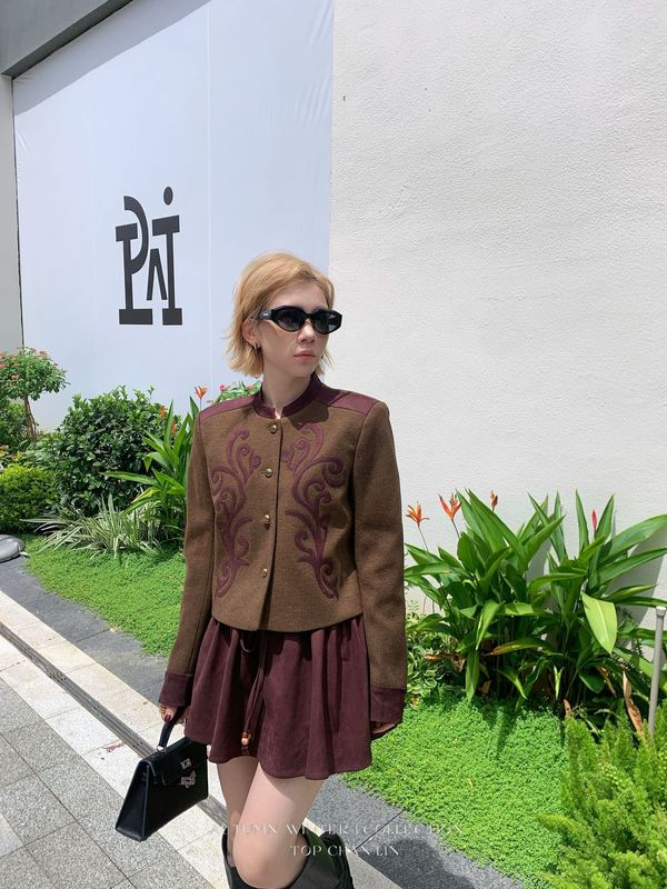 topchanlin2025秋法式复古拼色领口花卉图案挺括时尚气质短外套女|undefined
