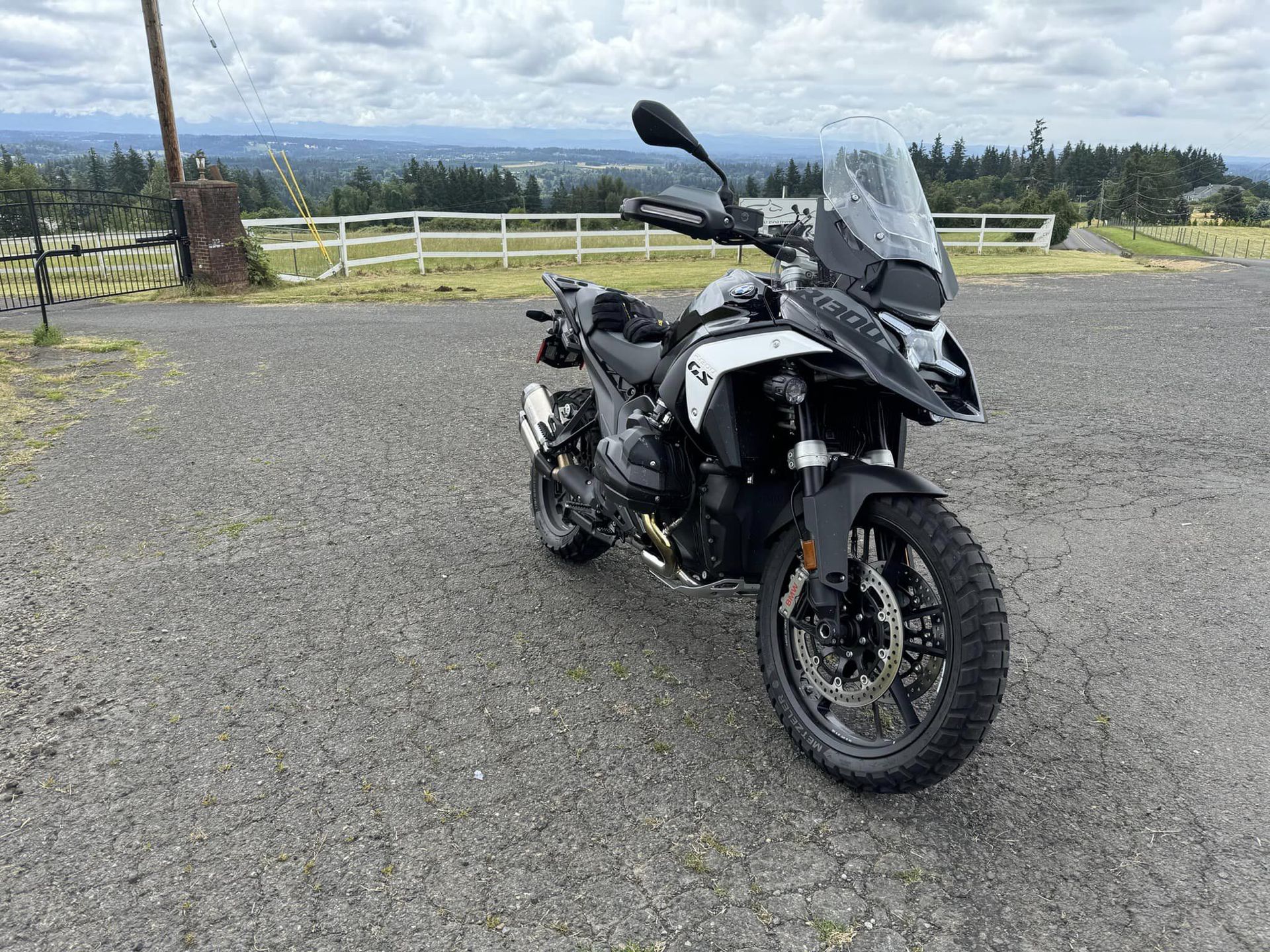2023-2024 R1300GS windshield is suitable for BMW R 1300 GS high windshield