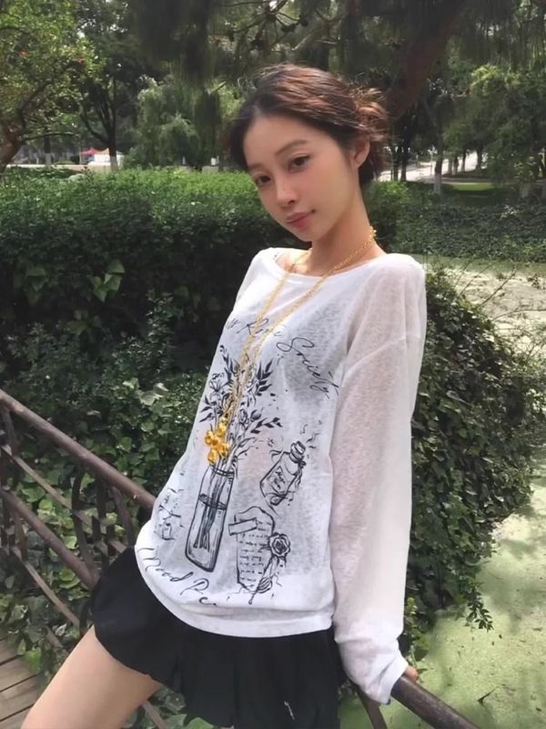 アメリカンレトロな斜め肩長袖Tシャツレディース夏花柄軽量日焼け止めブラウスレイジースタイルカジュアルトップ|undefined