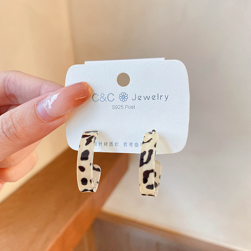 Pendientes de estilo explosivo Estudiante nicho Diseño simple Temperamento geométrico Pendientes de alto nivel Trendy Pendientes de viento al por mayor