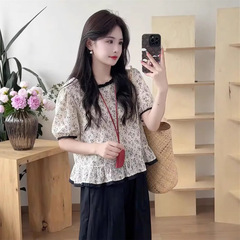 2025年新作フレンチスタイルの小貴族トップス、見栄えの良いゆったりとしたシャツ、夏の女性向けの気質のある花柄半袖シャツ