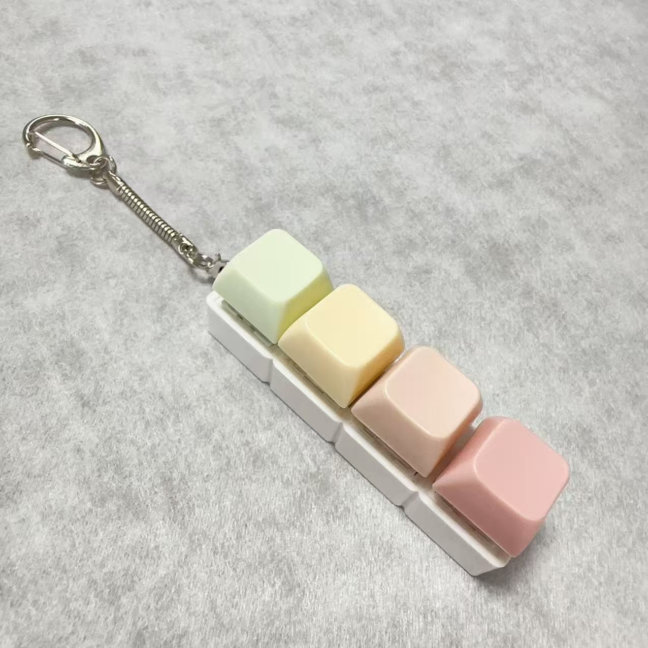 Four-button white shell - yellow-green