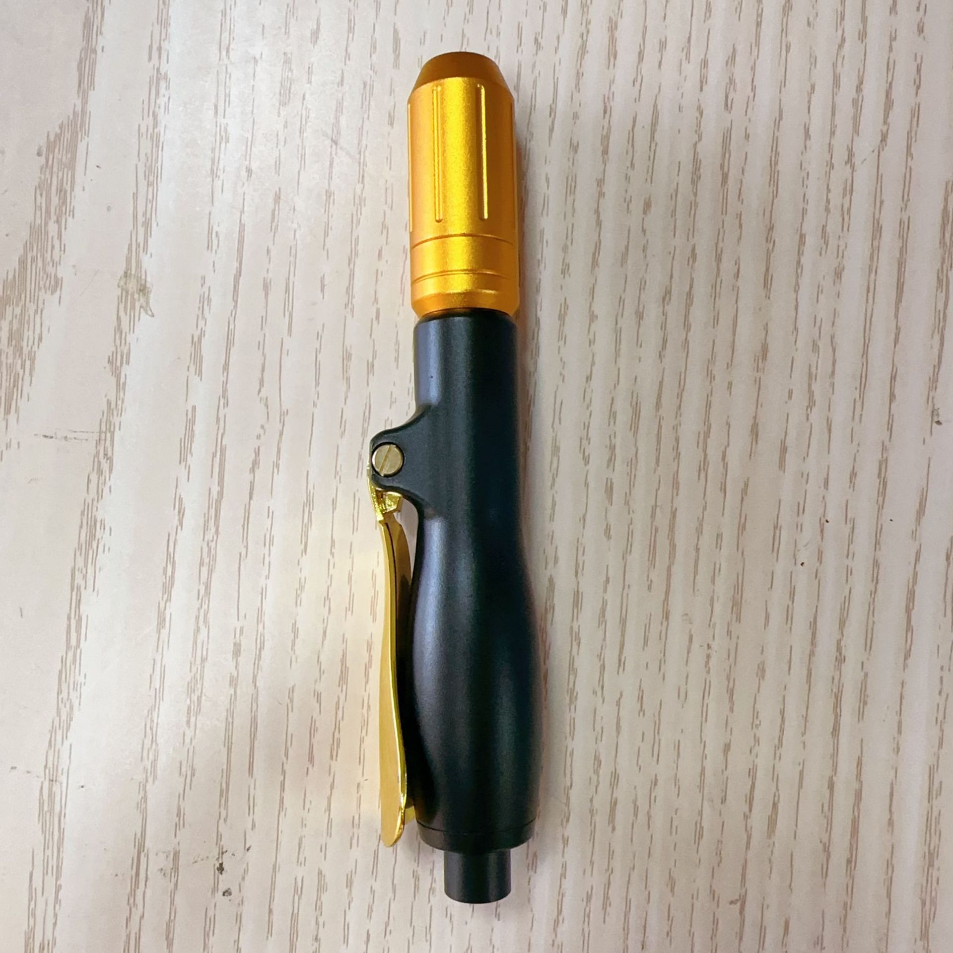Salón de Belleza nueva pistola de acero pequeña instrumento de atomización de llenado de elevación mudo instrumento de importación sin aguja atomización continua pelo pequeña pistola de acero