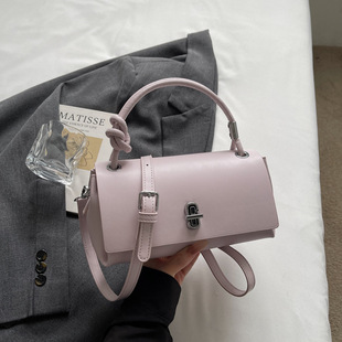 �羳�¿�Ůʿ���w���μ�б���i��朗lС�������s�r�аٴ�ͨ��Ů��