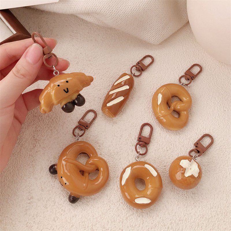 Simulación de comida, juego, pan, resina, crema de bricolaje, funda para teléfono móvil, horquilla, cuello, llavero, accesorios, colgante de croissant