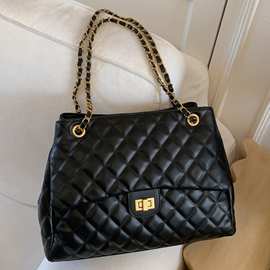 菱格链条小方包女2025冬季新款百搭通勤单肩腋下包小香风斜挎包潮