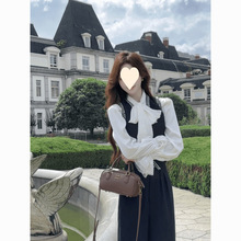 秋季新款女装温柔法式宫廷风气质喇叭袖衬衫马甲长裤子三件套