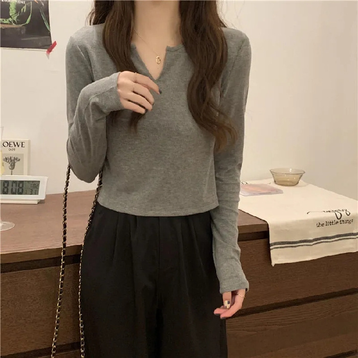 Camiseta única con cuello en V y manga larga para mujer, nueva colección primavera-otoño 2026, estilo coreano, corte ajustado, versátil, camiseta básica, top corto.