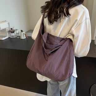 �羳���᲼������Ů�p��ͨ���¿����e���ذ���������ɫ�μ�б���