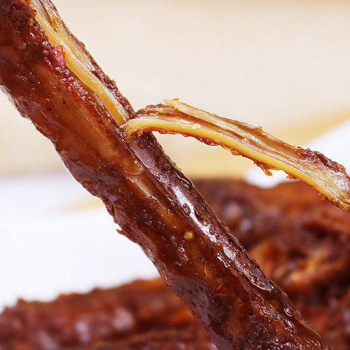 One-piece 3 Squirrels air-dried duck neck 60g/bag, 15cm long duck neck, one spicy duck neck snack food