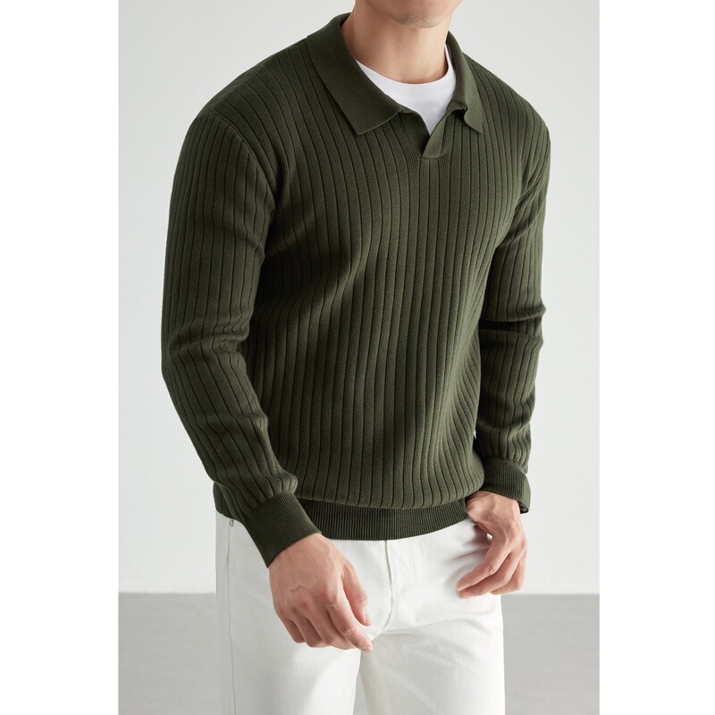 Gray Ribbed Striped Knit Polo Shirt for Men, New Autumn Elastic Slim-Fit Waist-Cinching Top with a Turn-Down Collar Sweater Jacket