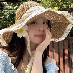 麦わら帽子の海辺の帽子insは麦わら帽子を持っています。